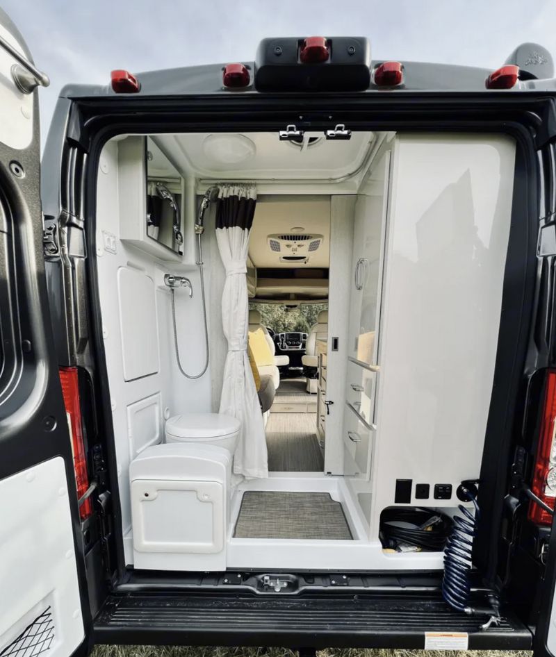 Picture 5/18 of a 2023 Thor Rize 18M for sale in Cornelius, North Carolina