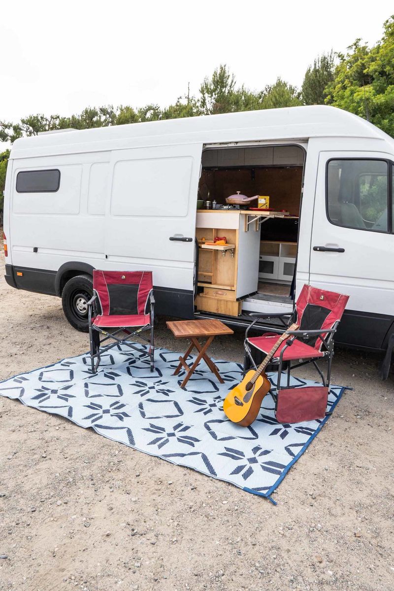 Picture 2/17 of a 2005 Dodge Sprinter Van Camper for sale in Los Angeles, California