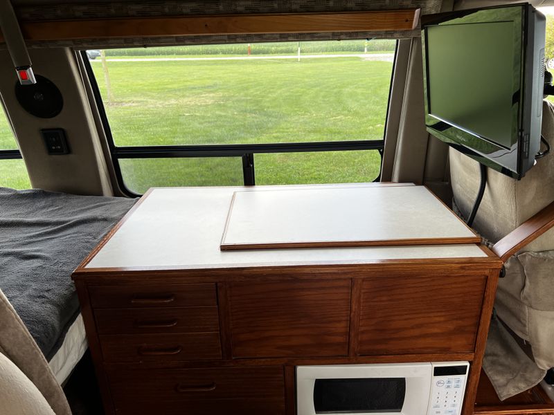 Picture 2/27 of a 2000 Chevy Express 1500 Conversion Van Camper for sale in Muncie, Indiana