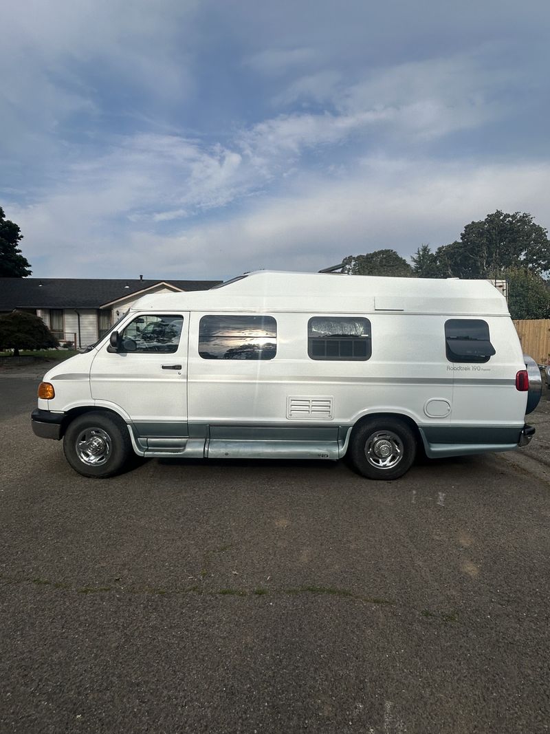 Picture 1/14 of a 2003 Roadtrek 190 Popular (03D190P) for sale in Lebanon, Oregon