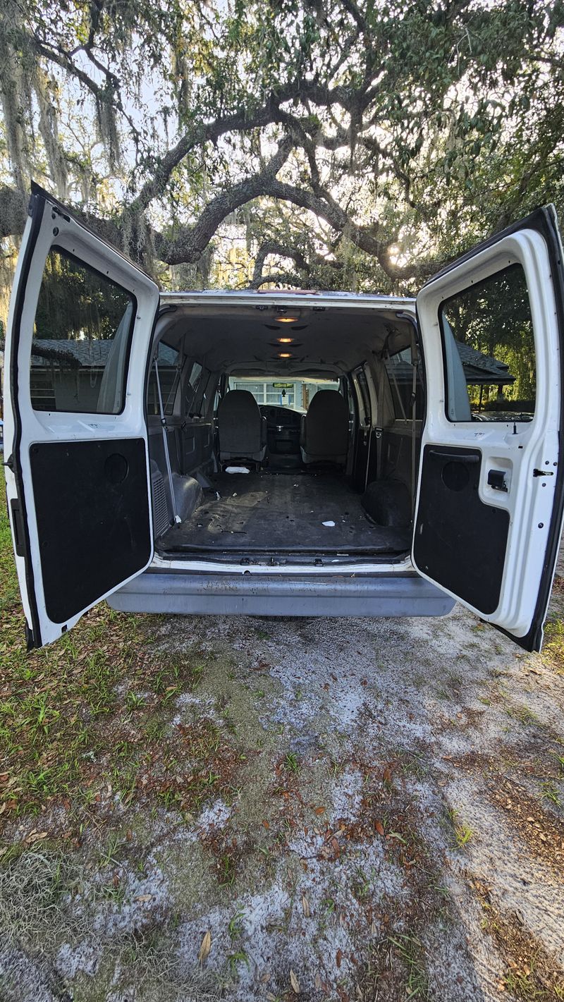 Picture 4/6 of a 2006 Ford E350 - 70,840 Miles for sale in Orlando, Florida