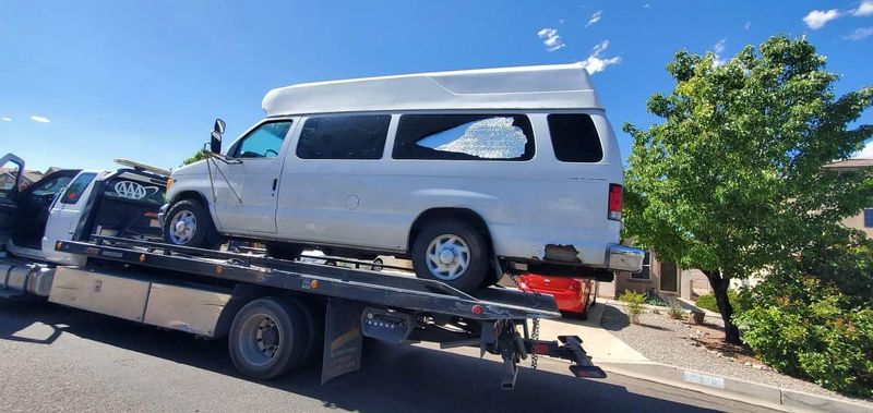 Picture 1/6 of a 2001 ford  for sale in Albuquerque, New Mexico