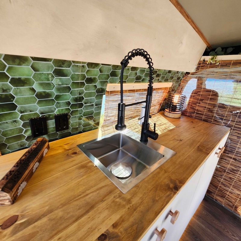 Picture 1/19 of a 🚐 2009 Ford Econoline E-250 Camper Van — Off-Grid Adventure for sale in El Segundo, California