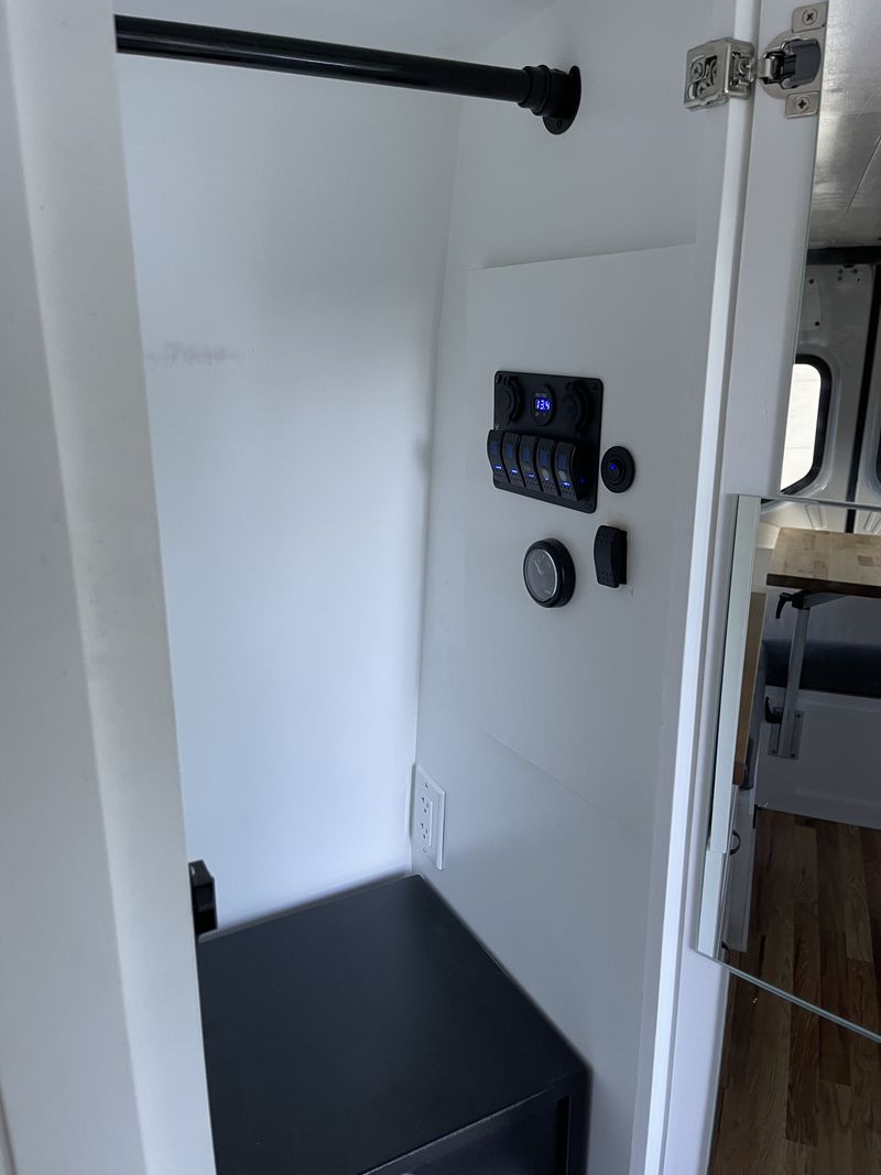 Picture 6/18 of a 2020 Mercedes Sprinter 2500 170 Extended Conversion for sale in Cheshire, Connecticut