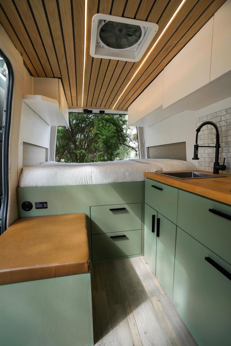 Picture 5/43 of a 2019 Nissan NV2500 Complete Campervan for sale in Columbus, Ohio