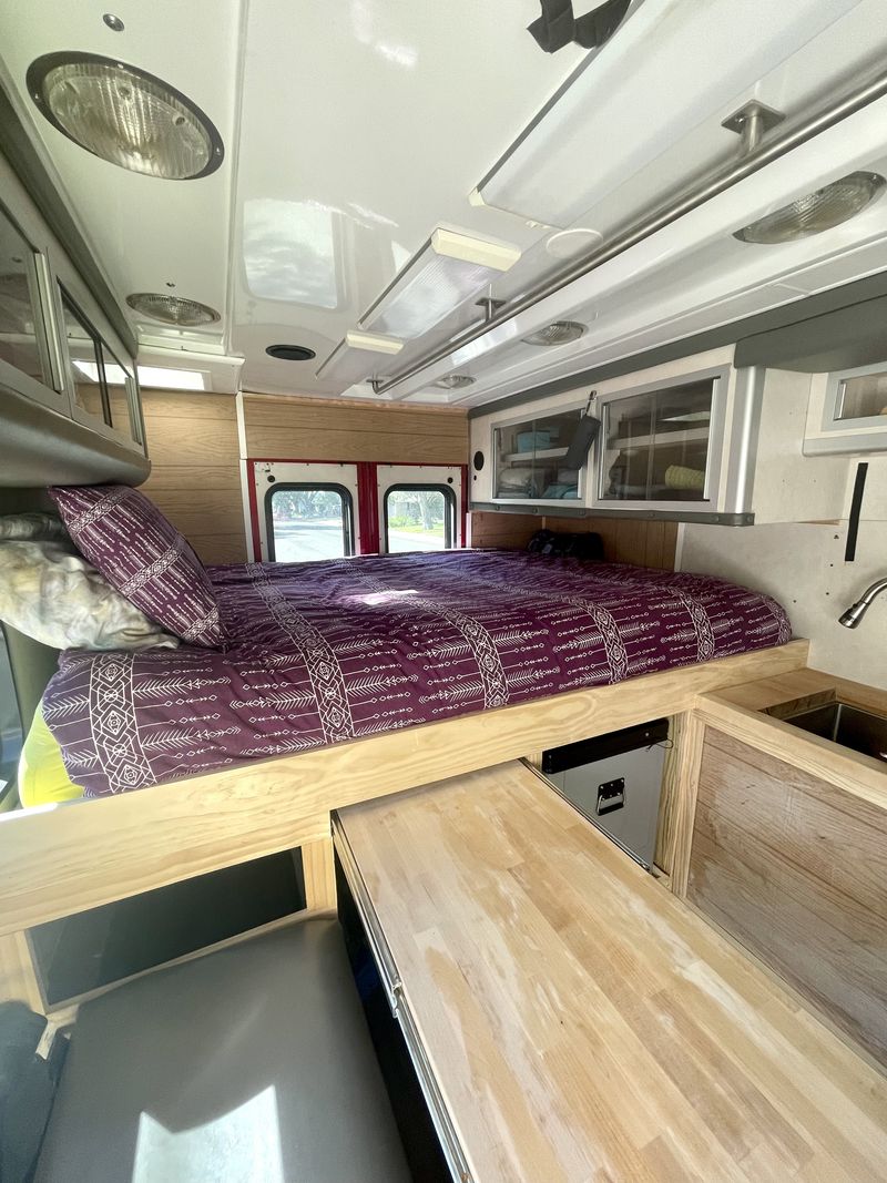 Picture 2/34 of a 2005 Ford E450 Ambulance Camper for sale in Santa Rosa, California