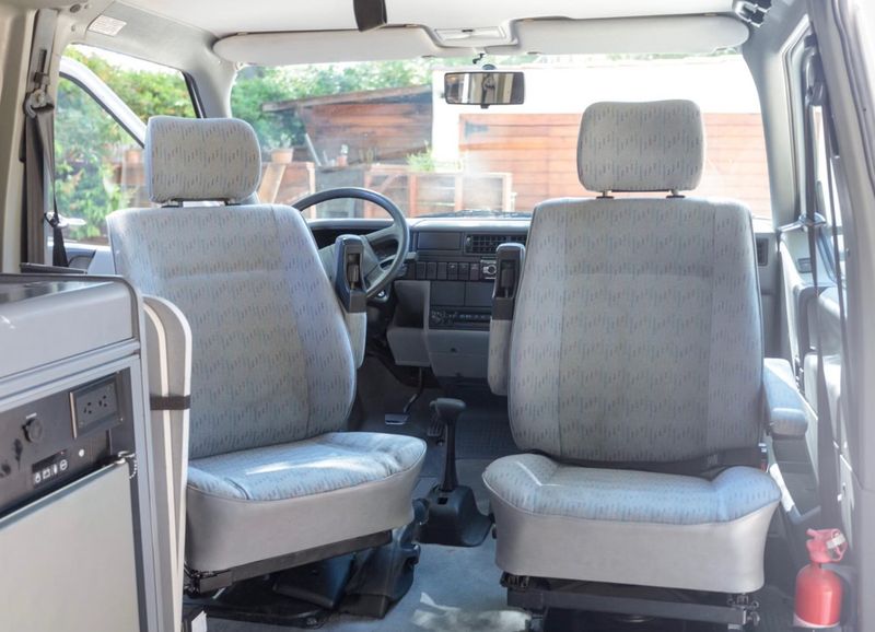 Picture 5/6 of a 1995 VW Eurovan for sale in Maple Valley, Washington