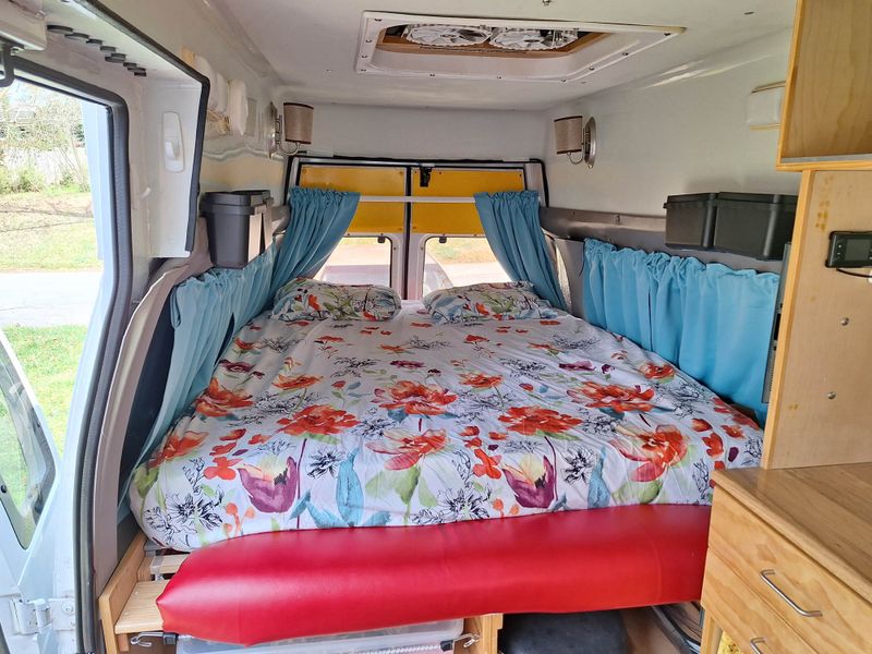 Picture 4/14 of a 2003 Ford E-350 Campervan for sale in Atlanta, Georgia