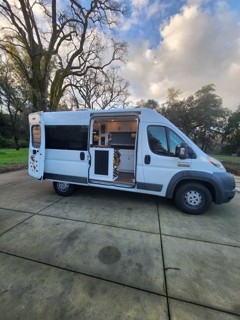 Picture 2/33 of a 2014 Ram Promaster 1500 for sale in Concord, California