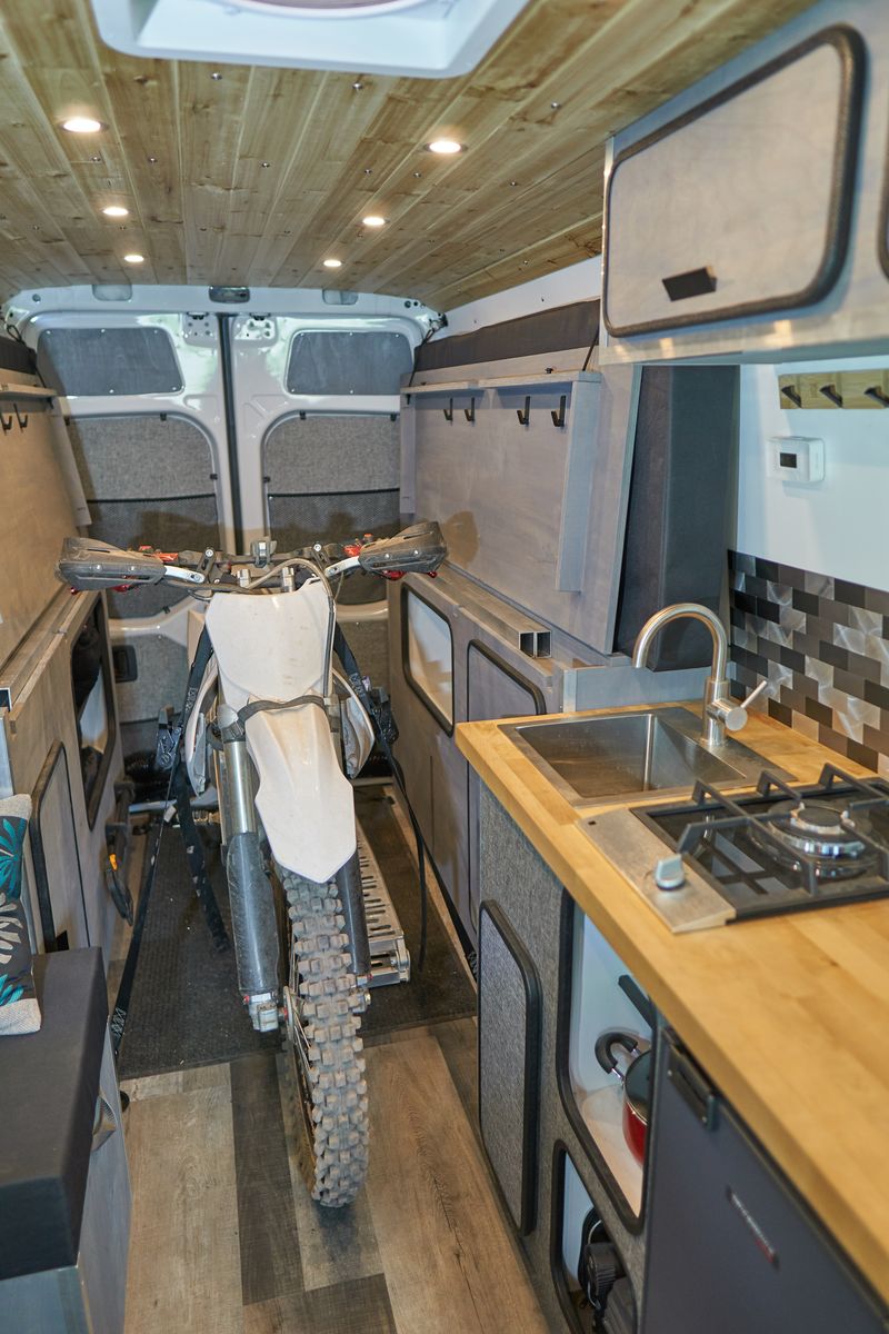 Picture 1/28 of a 2019 Sprinter Gas turbo engine for sale in Edwards, Colorado