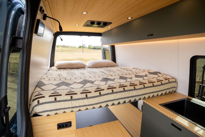 Picture 3/13 of a 2025 Geotrek Flatiron Sprinter 144 AWD for sale in Boulder, Colorado