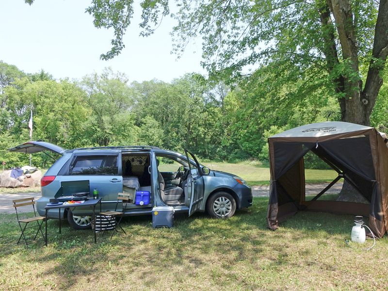 Picture 1/17 of a 2005 Toyota Sienna, Complete Setup for sale in Seattle, Washington