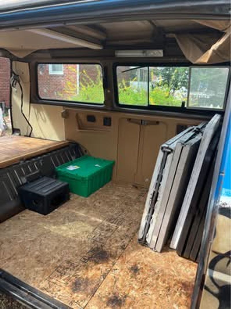 Picture 3/9 of a 1985 vanagon weekender for sale in Arlington, Virginia