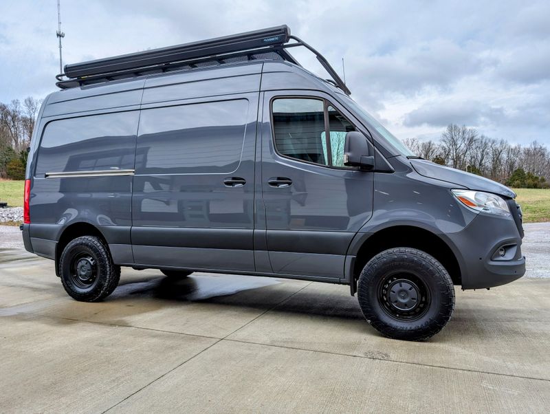 Picture 3/33 of a 24 Build-Off Grid, 4 season, Let's go Ski! ext. warranty. for sale in Hopkinsville, Kentucky