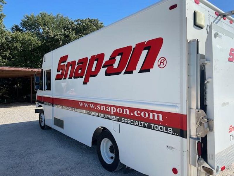 Picture 2/12 of a 2008 Freightliner MT45 for sale in Austin, Texas