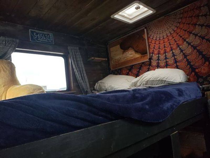 Picture 4/17 of a Off-Grid Camper / Camper Van - 2000 Ford E350 Box Truck for sale in Seattle, Washington