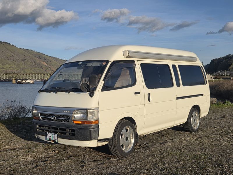 Picture 2/22 of a 1995 Toyota HiAce Camper Van for sale in Hood River, Oregon