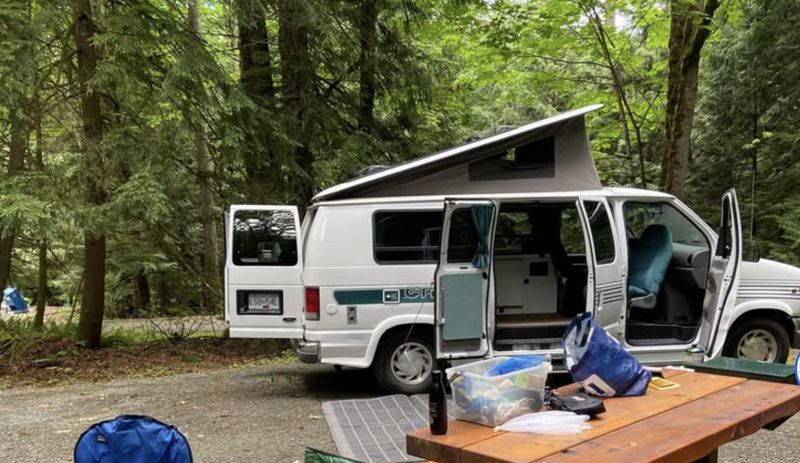 Picture 4/7 of a 2000 Ford E-250 GTRV (Vancouver Canada) for sale in Blaine, Washington