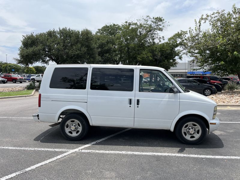 Picture 4/8 of a 2003 Chevy Astro - (DashCam, ReverseCam & Carplay Included) for sale in Austin, Texas