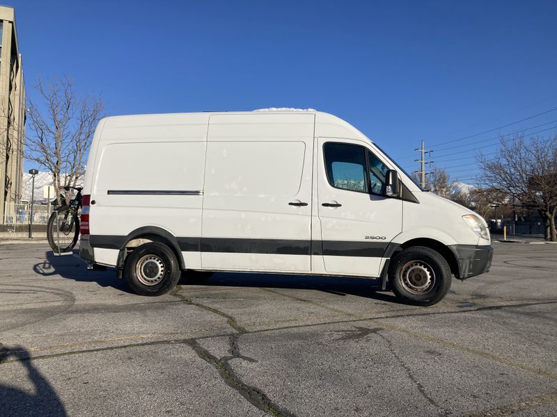 Picture 5/24 of a 2009 Dodge Sprinter 2500 144 Camper Van for sale in Salt Lake City, Utah