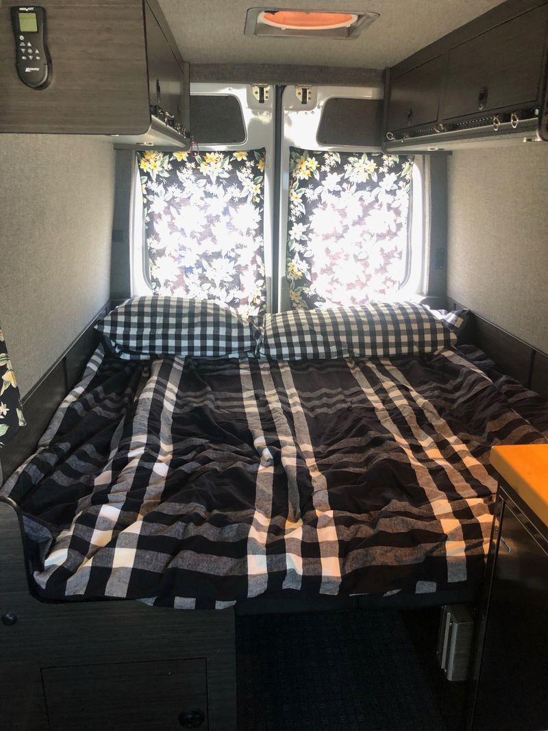 Picture 3/10 of a 2016 Sprinter 144 for sale in Cardiff By The Sea, California