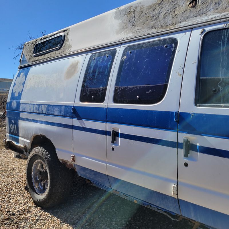 Picture 4/21 of a 1994 Ford E350 4x4 Diesel Super Van Ambulance Conversion for sale in Loveland, Colorado