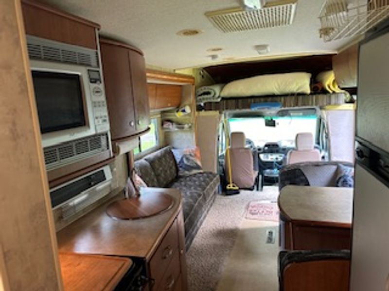 Picture 4/6 of a 2007 Winnebago View 23H for sale in Georgetown, South Carolina