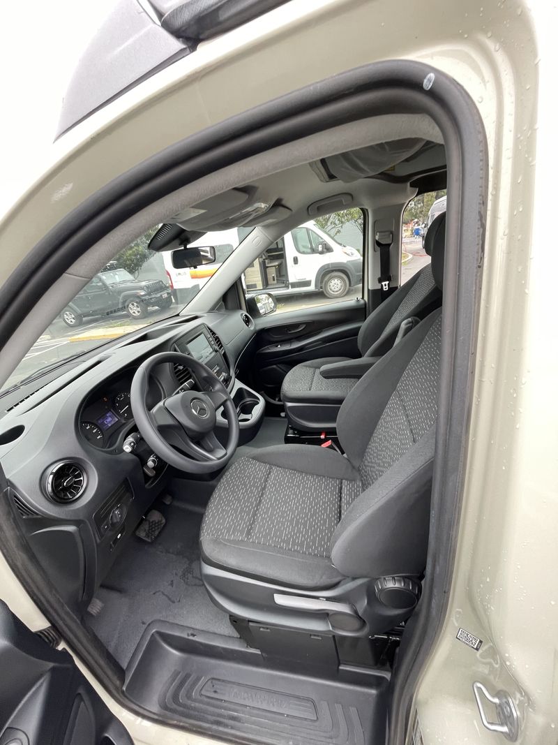 Picture 5/8 of a Metris - Driverge Metris Campervan for sale in Los Angeles, California