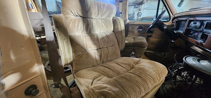 Picture 2/16 of a 1985 E150 4x4 Rig for sale in Great Falls, Montana