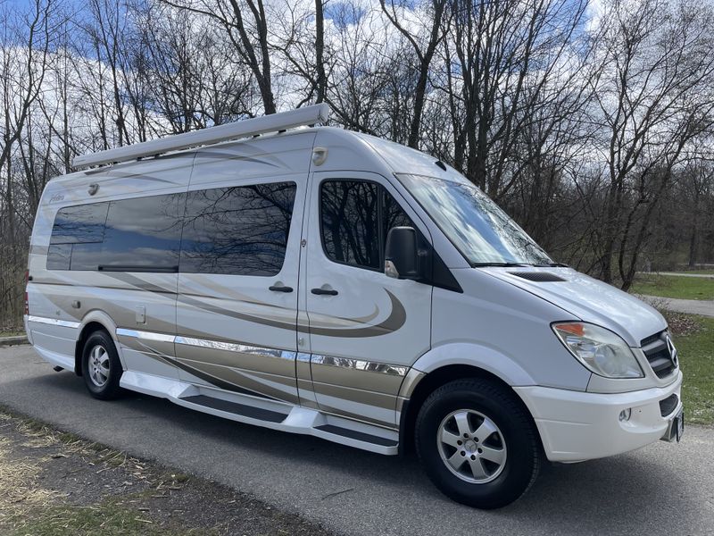 Picture 2/14 of a 2010 Mercedes Four Winds class B for sale in Dublin, Ohio