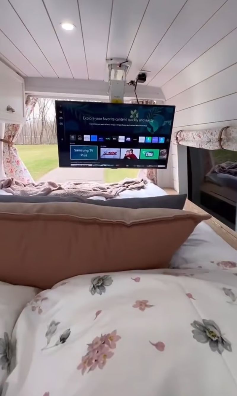 Picture 3/23 of a 2021 Mercedes Sprinter Camper Van for sale in Amston, Connecticut