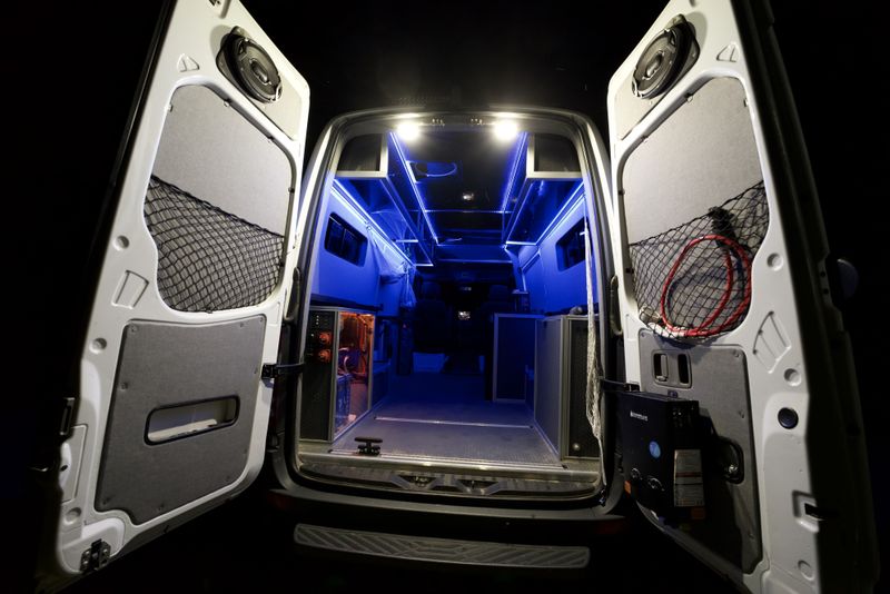 Picture 3/18 of a 2017 sprinter V6 2WD for sale in Franklin Park, Illinois