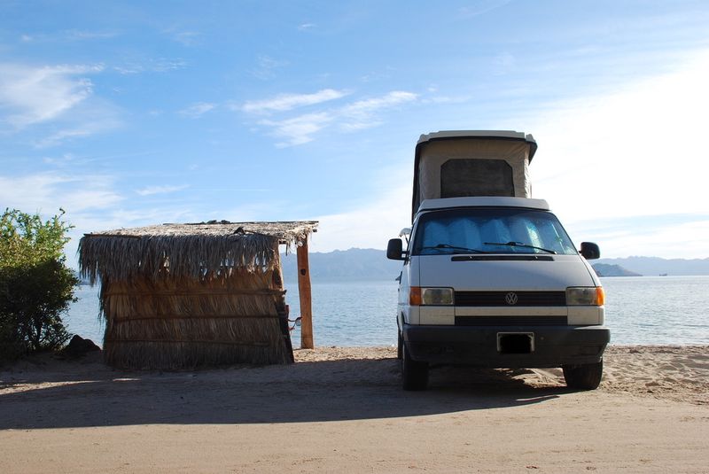 Picture 2/21 of a 1995 Volkswagen Eurovan Camper  for sale in Seattle, Washington