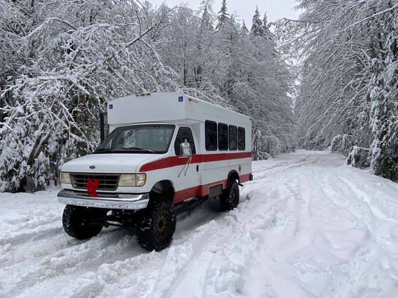 Picture 1/6 of a 1994 4X4 E350 DIESEL SHORT BUS , CLEAN TITLE, 177k for sale in Eagle Creek, Oregon