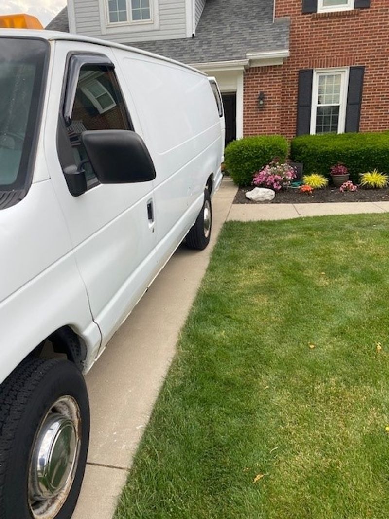 Picture 4/5 of a 1996 Ford E 250 extended cargo van for sale in Toledo, Ohio