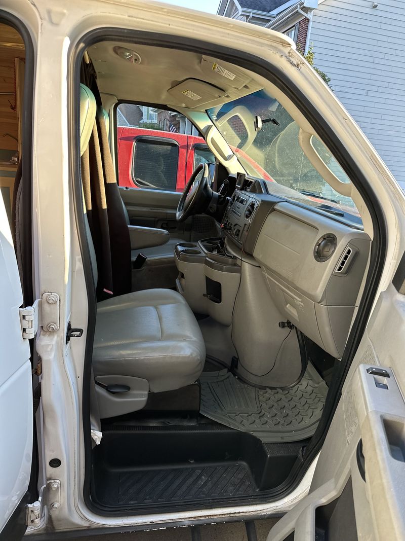 Picture 4/8 of a Ford E-150 Campervan for sale in Asheville, North Carolina