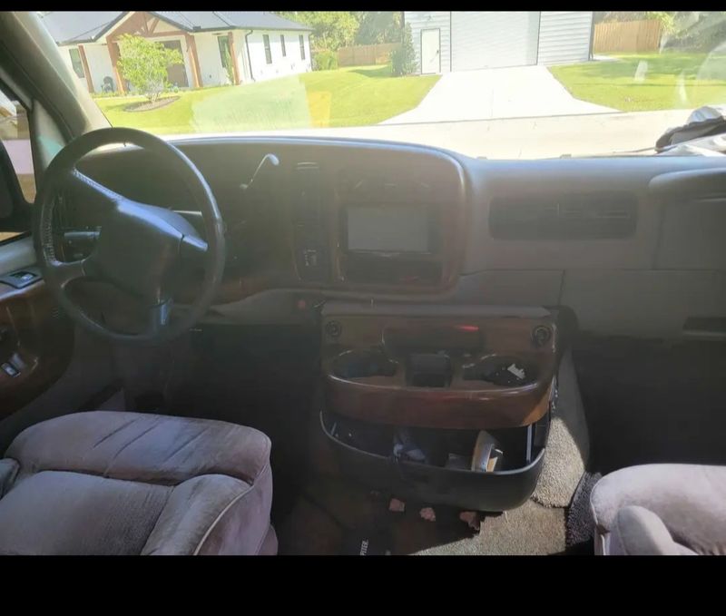 Picture 2/5 of a 1998 chevrolet g-10 express 1500 for sale in Port Charlotte, Florida