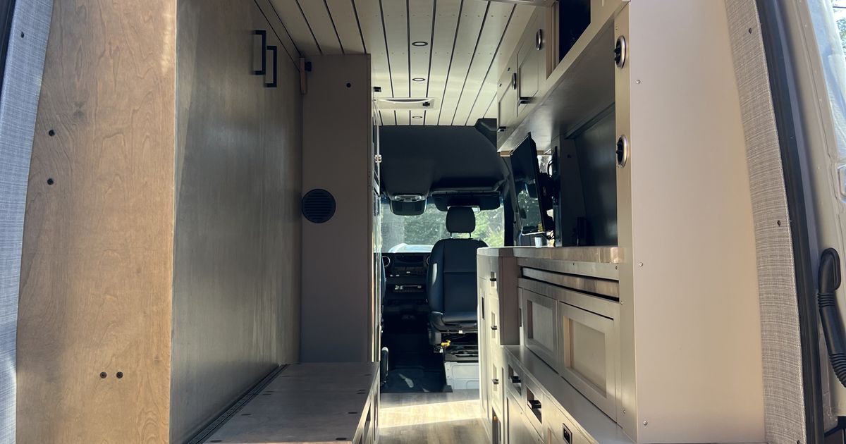 Camper Van For Sale: 2022 Mercedes Custom built Sprinter RWD