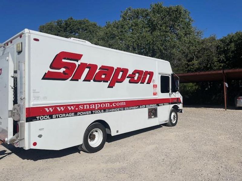 Picture 4/12 of a 2008 Freightliner MT45 for sale in Austin, Texas