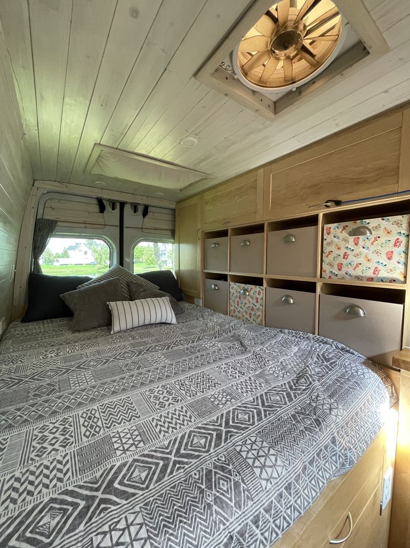 Picture 4/20 of a 2011 Sprinter Travel Van for sale in Novi, Michigan