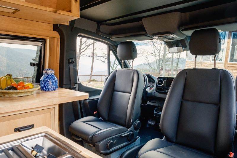 Picture 5/29 of a 2024 Mercedes Sprinter AWD 170 Wheelbase for sale in Monteagle, Tennessee