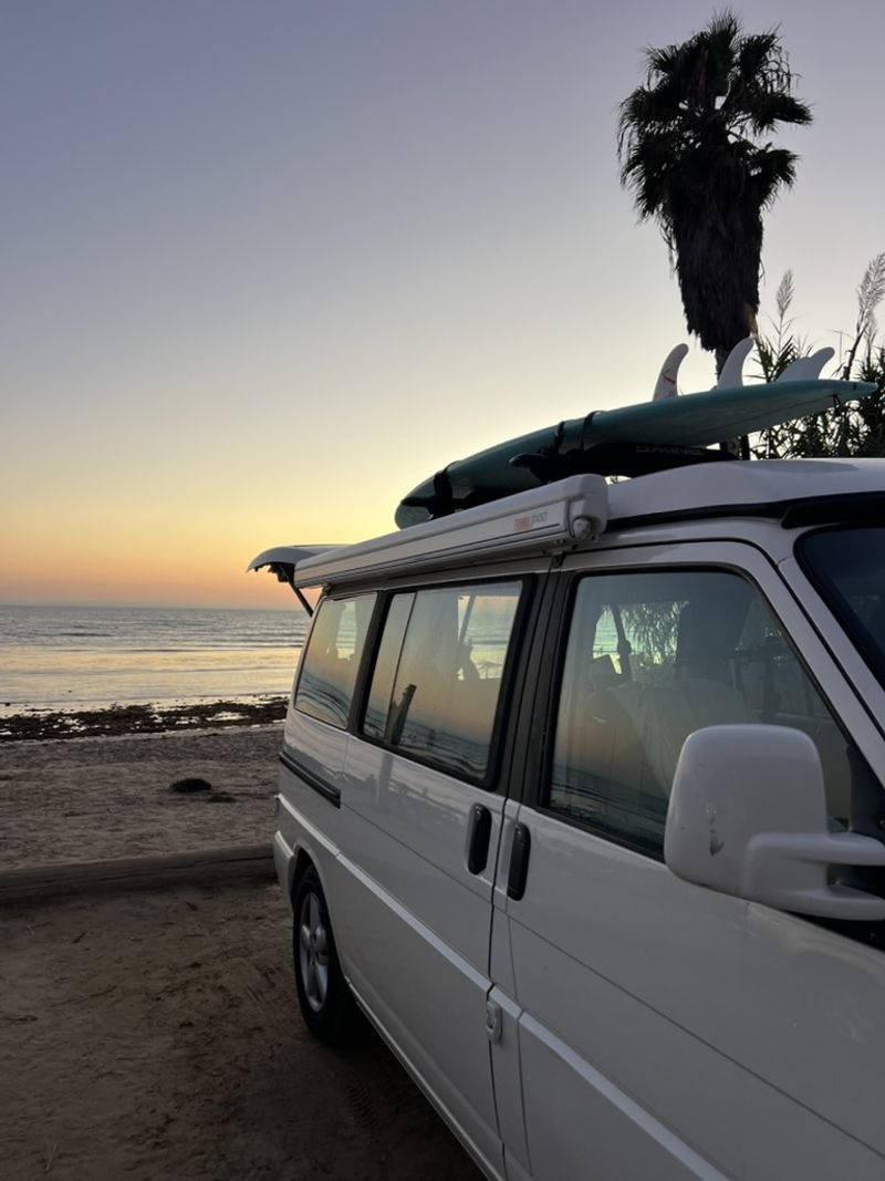 Picture 5/25 of a VW Eurovan MV Weekender 2003 (white/gray) for sale in Manhattan Beach, California
