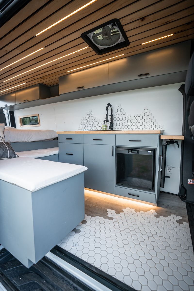 Picture 3/15 of a 2020 Mercedes Sprinter 170 wb 4x4 for sale in Colorado Springs, Colorado