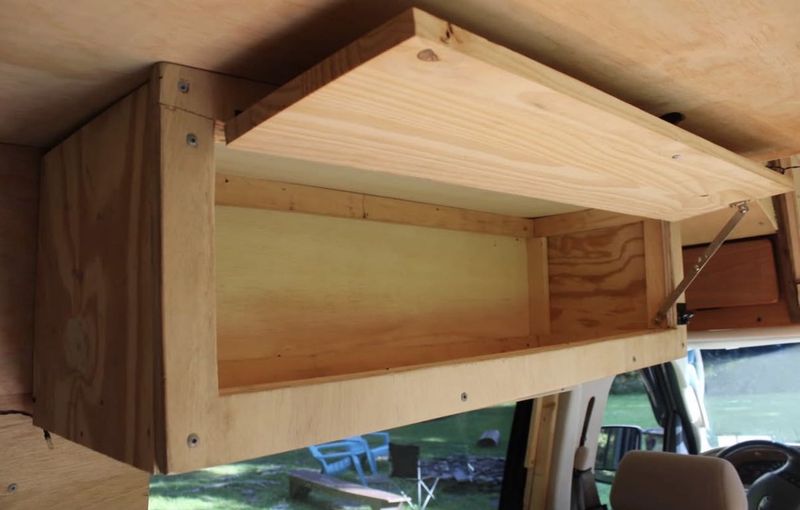 Picture 5/10 of a 2005 Ford Econoline for sale in Washington, District of Columbia