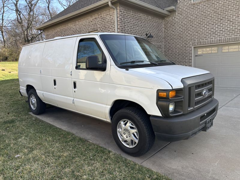 Picture 5/17 of a 2009 Ford E150 Camper Van for sale in Thompsons Station, Tennessee
