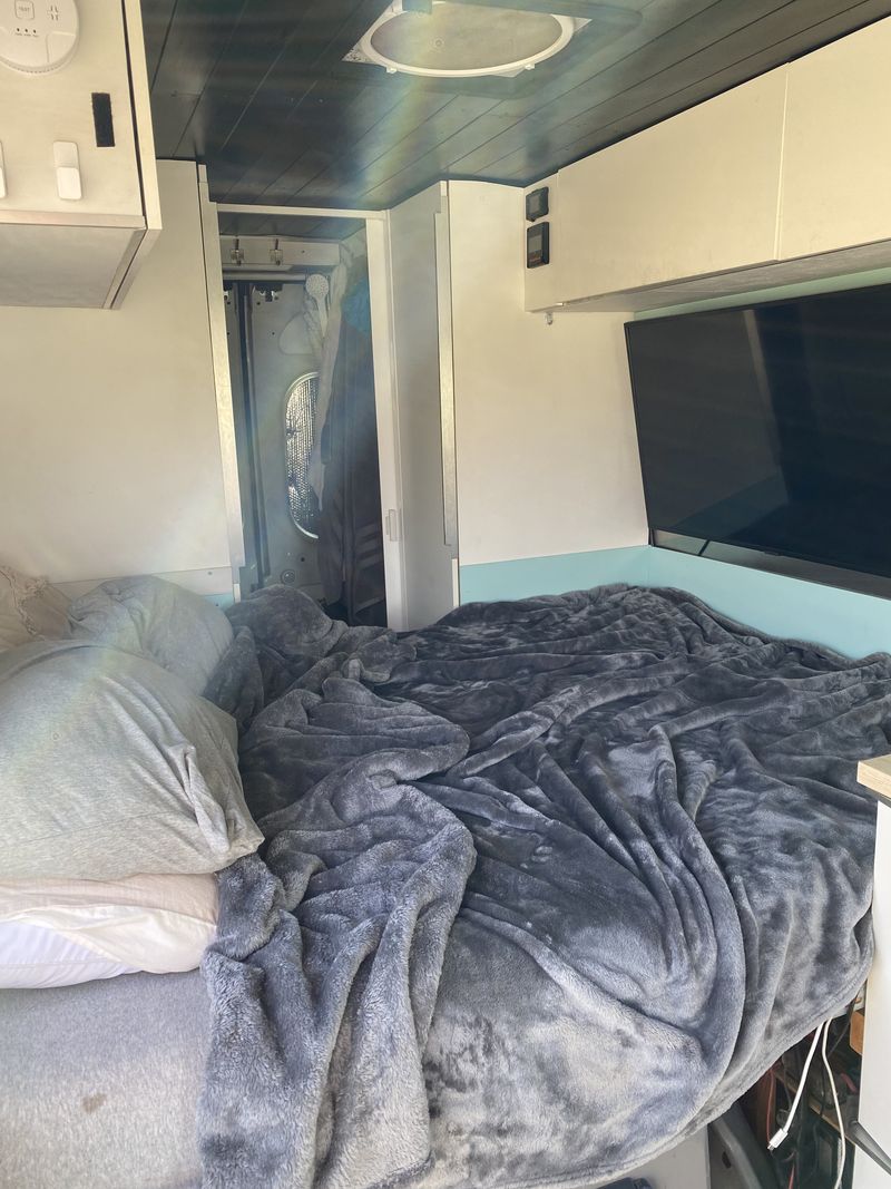 Picture 6/9 of a Fully converted off grid van with indoor shower and toilet for sale in Seattle, Washington