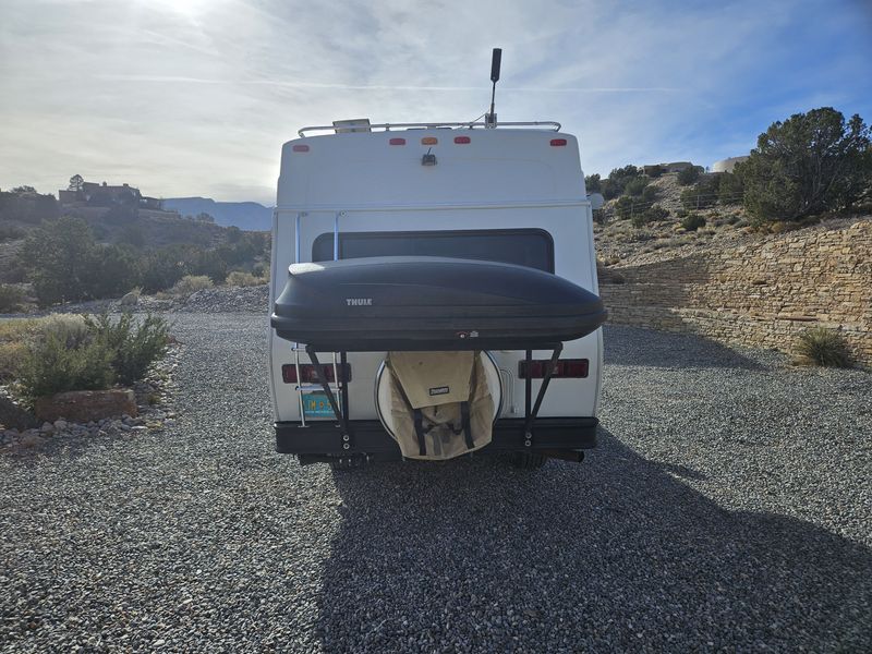 Picture 4/14 of a 2001 Tiger Provan On a Chevy Silverado 2500HD Chasiss 4WD for sale in Albuquerque, New Mexico