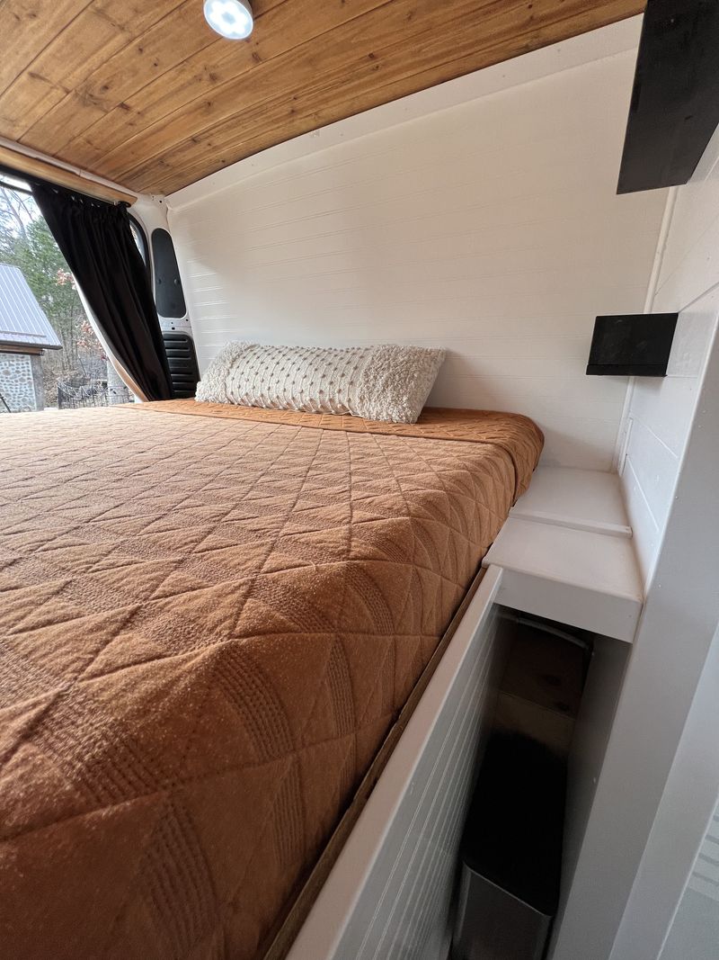 Picture 5/10 of a Fully decked out RAM Promaster 3500 Extended Body for sale in Saint Peters, Missouri