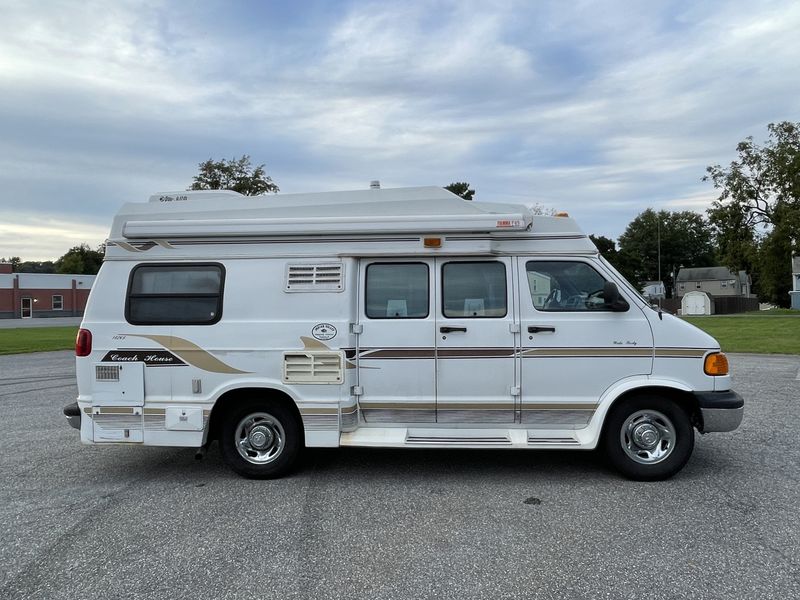 Picture 1/44 of a COACH HOUSE 192KS- Class B for sale in Lancaster, Pennsylvania