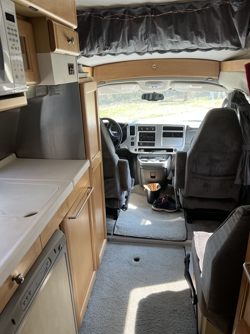 Picture 3/24 of a 2006 Chevy Roadtrek 190 Popular for sale in Cincinnati, Ohio